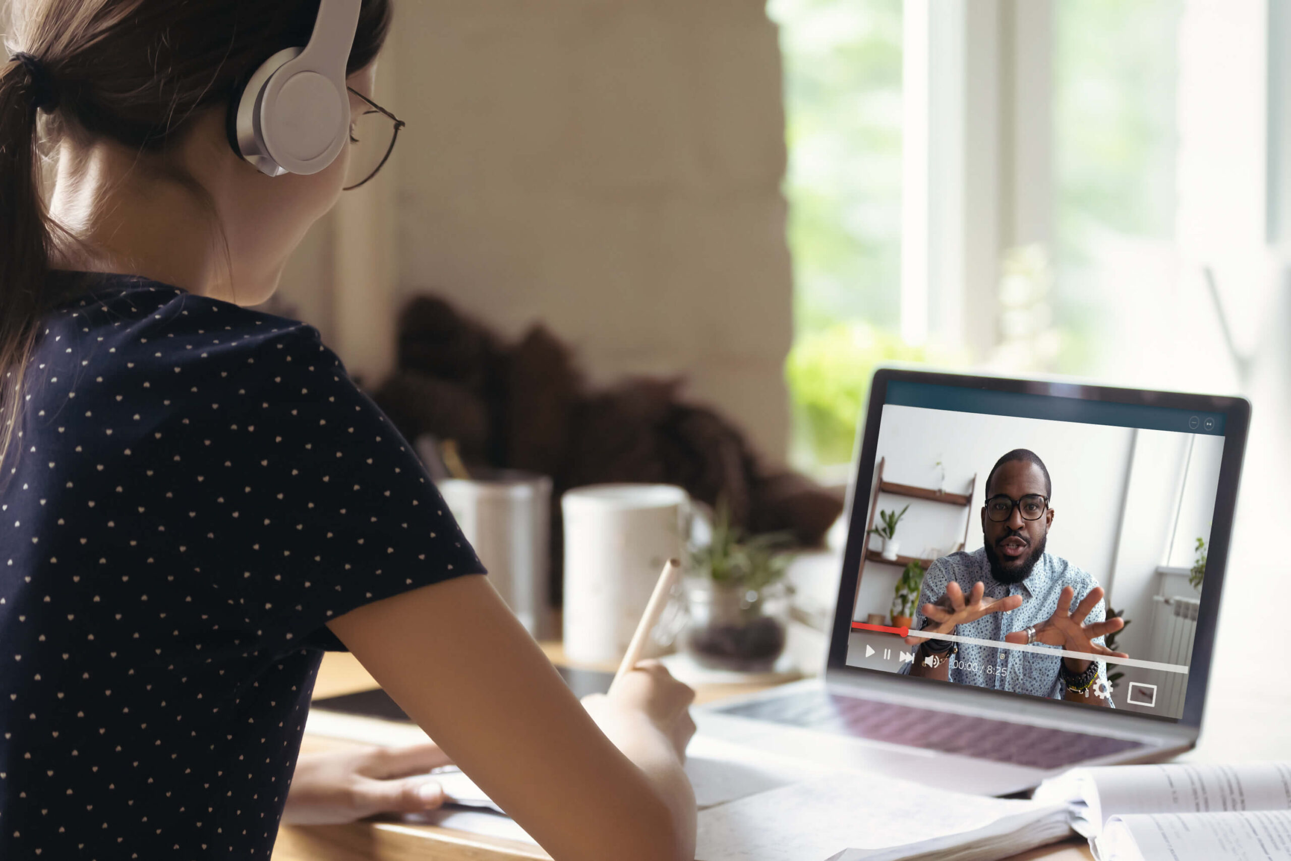 5 Tips For Creating Effective Customer Service Training Videos   5 Tips To Create Effective Customer Service Training Videos Scaled 